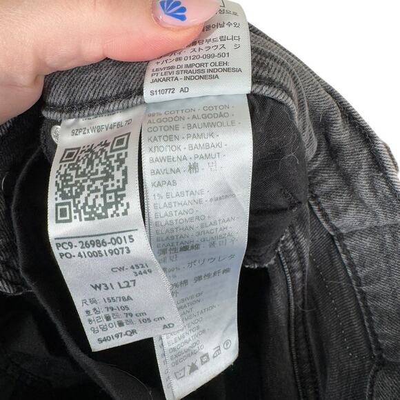 Levi's High Waisted Mom Jean Faded Black High Rise Tapered 31 Basic Staple - Picture 7 of 12